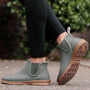Bogs sweetpea water boots